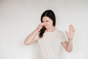 remove bad smell at home