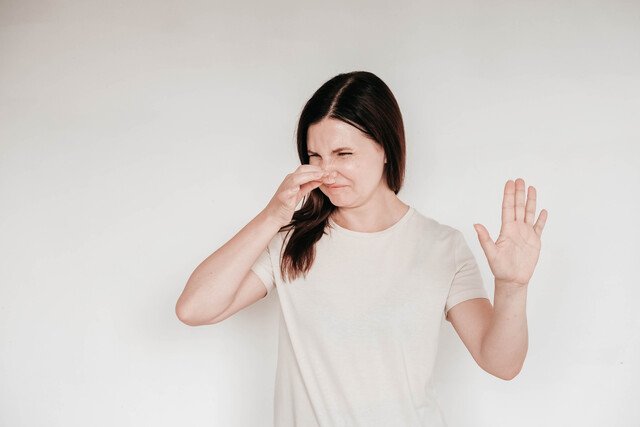 remove bad smell at home